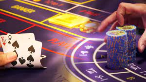 What are the different types of bets in Baccarat?